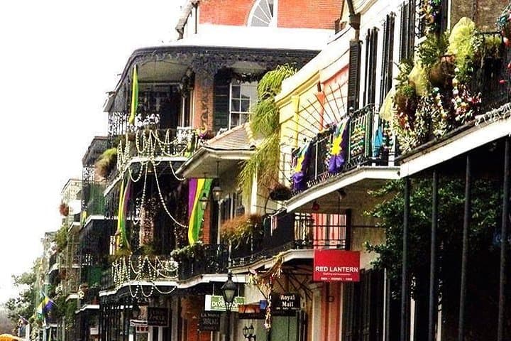 Crescent City History Tour: French Quarter Walking & Paranormal Pub Crawl