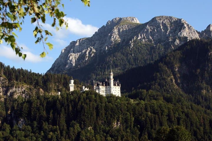 Private Half-Day Tour from Munich to Neuschwanstein Castle with Skip-the-Line