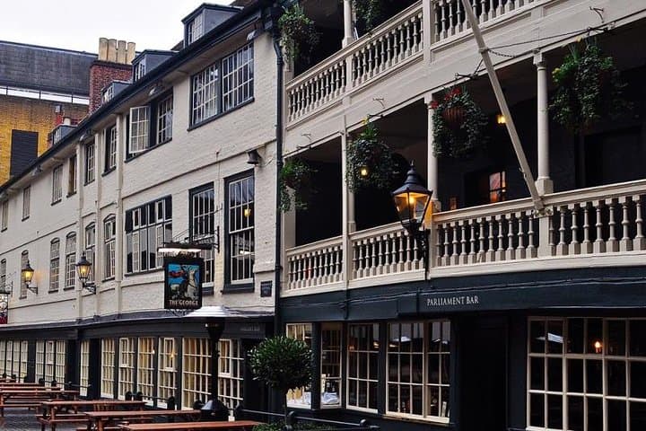 Historic and Hidden Pubs Walking Tour in London — Private 3–4 Hour Pub Experience photo 5