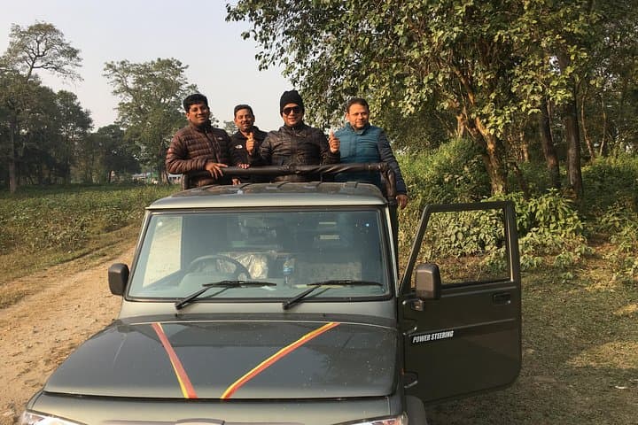 Chitwan Safari: Hands-On Wildlife Adventure on the Rapti
