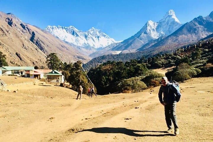 Everest Base Camp via Gokyo Lakes and Cho La Pass: 18-Day High-Altitude Trek photo 4