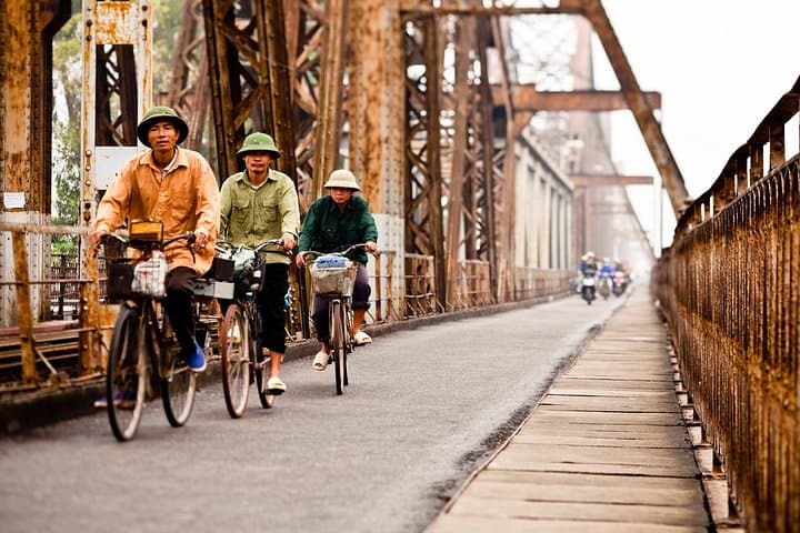 Hanoi Early Morning Market Tour: Quang Ba Flowers, Long Bien Bridge & Dong Xuan Market photo 2