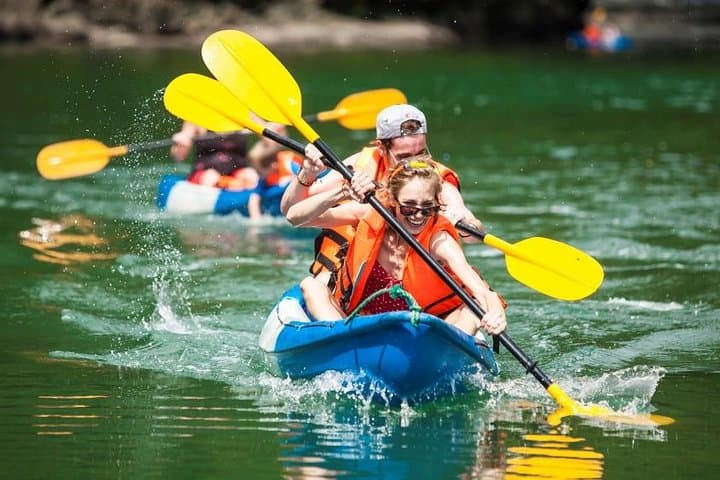 Halong Bay Overnight Cruise: 2-Day, 1-Night Cruise with Kayaking & Cave Visit photo 4