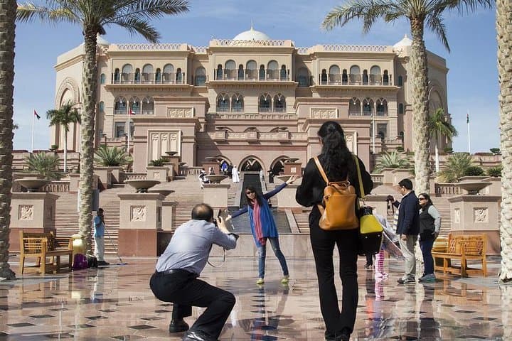 Abu Dhabi Private City Tour: Full-Day Grand Mosque, Emirates Palace & Corniche photo 2