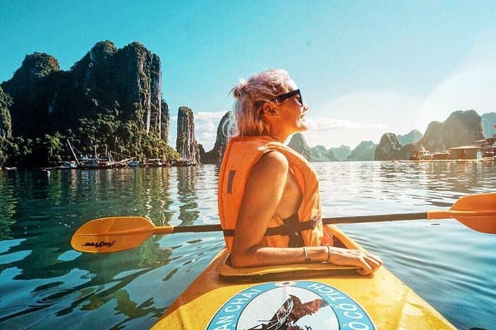 Halong Bay Luxury Day Cruise with Kayak and Surprising Cave photo 2