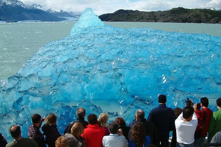 Full-Day Lake Argentino Glacier Cruise to Upsala and Spegazzini photo 1