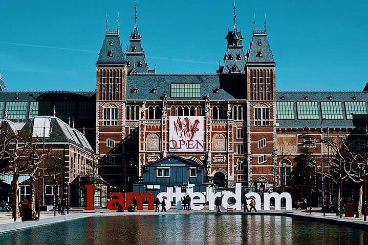 Rijksmuseum to Canals: Exclusive Guided Rijksmuseum and Amsterdam City Center Walking Tour
