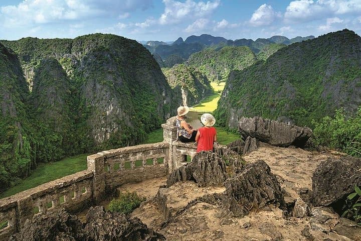 Ninh Binh 2-Day Tam Coc, Thung Nham & Mua Cave Tour from Hanoi