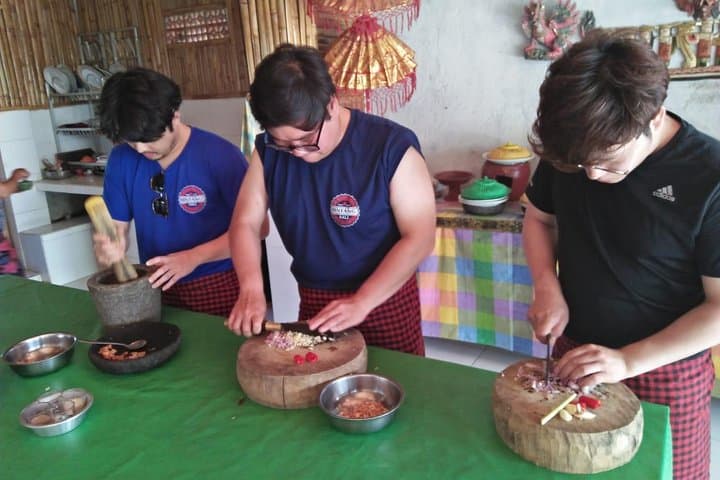 Full-Day Ubud Cooking Class and Cultural Tour: Market, Rice Fields & Monkey Forest