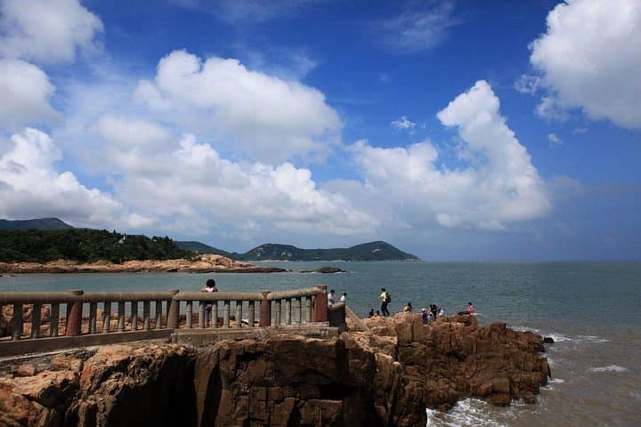 2-Day Private Putuo Mountain Tour from Shanghai: Temples, Coastline & Seafood photo 5