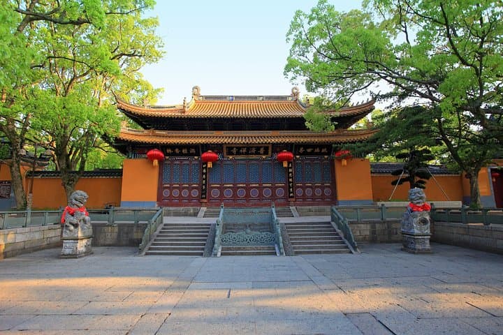 2-Day Private Putuo Mountain Tour from Shanghai: Temples, Coastline & Seafood photo 6