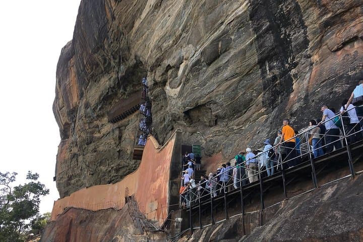 8-Day Private Sri Lanka Tour: Sigiriya, Kandy, Tea Country & Hikkaduwa Beach photo 4