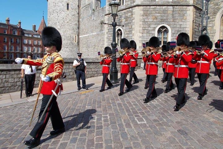 Private Windsor Castle Transfer from London — Skip-the-Line Tickets & Audio Guide photo 5