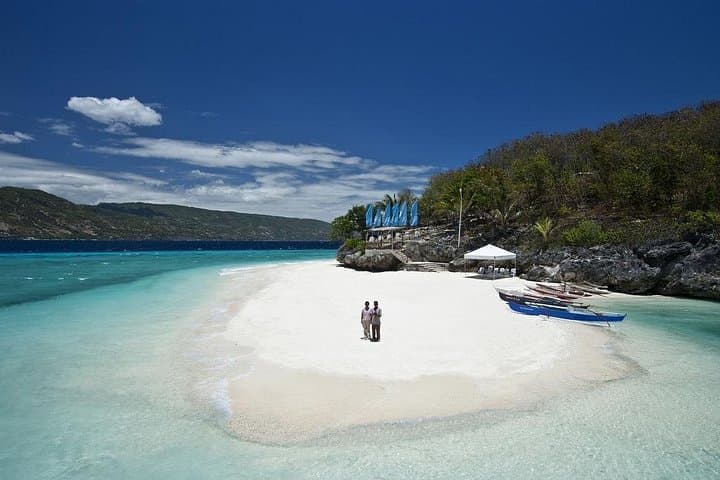 Bluewater Sumilon Day Pass: Snorkel the Sandbar and Resort Perks in Oslob