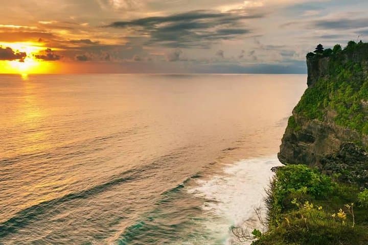 Uluwatu Cliff Temple & Jimbaran Bay Half-Day Sunset Tour — Bali photo 1