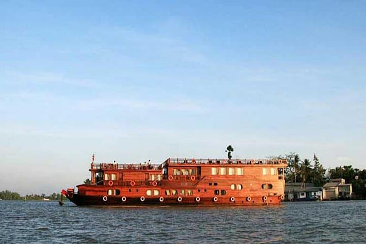 Mekong Eyes: 2-Day Delta Cruise from Saigon to Cai Be & Can Tho