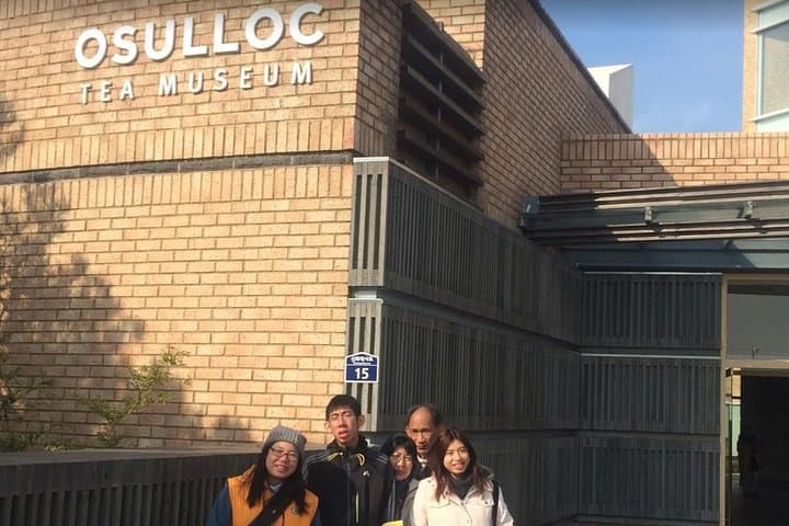 West Jeju Full-Day Taxi Tour: Hallim Park, Osulloc, Yongmeori & Sanbangsan photo 2
