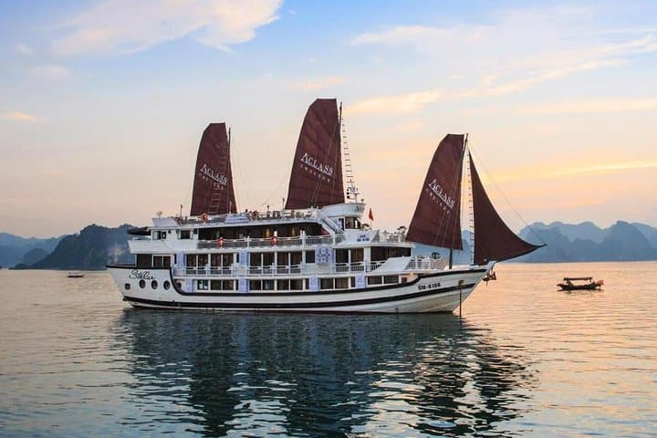 Halong Bay Overnight Cruise: 2-Day, 1-Night Aclass Stellar 4-Star Experience