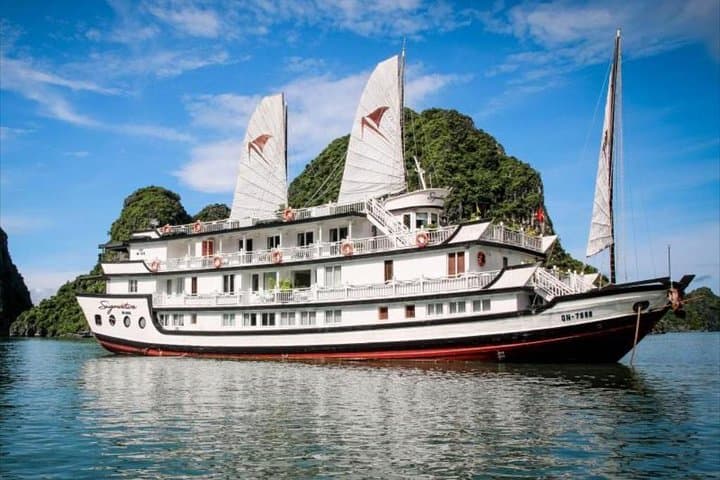 luxury-3-day-royal-cruise-bai-tu-long-halong-bay