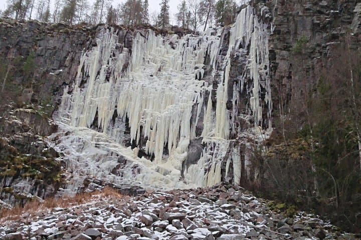 Explore Korouoma Canyon and Auttiköngäs Waterfall — Day Hike from Rovaniemi photo 4