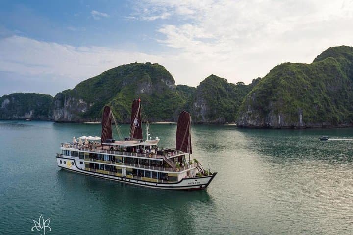 Halong Bay 2-Day Orchid Cruise — Kayak Lan Ha Bay, Trung Trang Cave & Overnight Deck