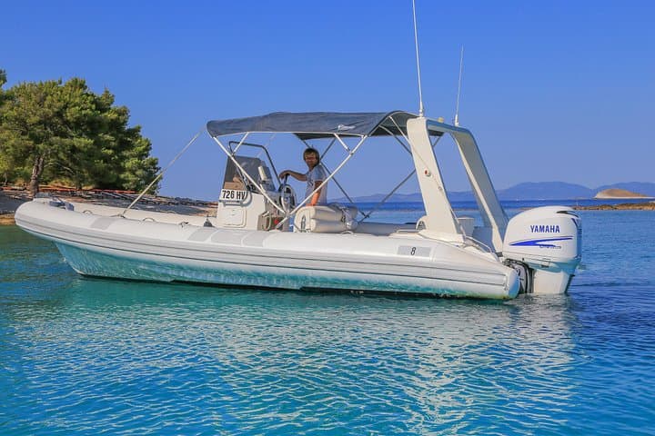 Private Speed Boat Tour to Blue & Green Caves from Hvar photo 6