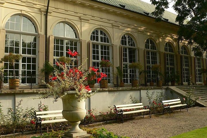 Private Lazienki Park and POLIN Museum Tour — Warsaw Park Stroll & Jewish History photo 4