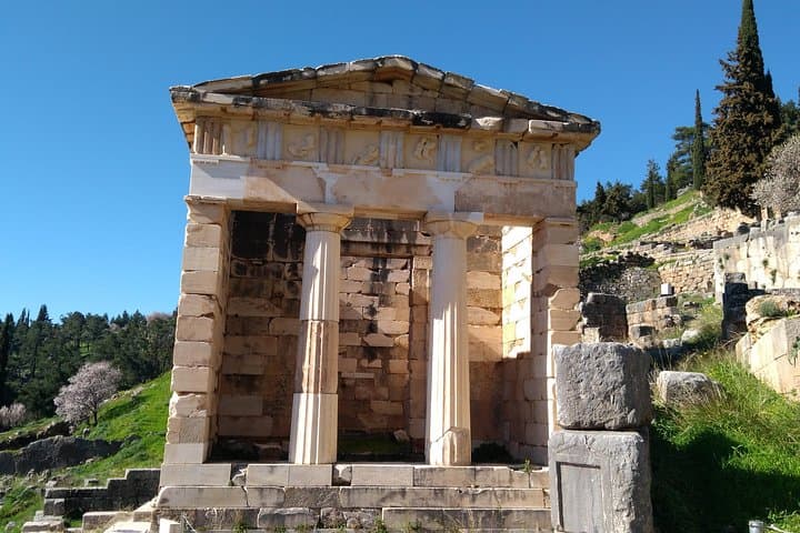 Private Delphi & Hosios Loukas Day Tour from Athens: Temple of Apollo, Arachova Lunch & UNESCO Monastery photo 3