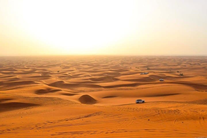 Dubai Desert 4x4 Safari: Sunset Dune Bashing, Camp Shows & BBQ Dinner