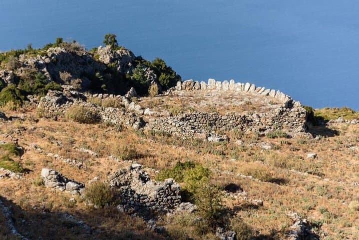 Summit Kalathi: Hiking Above Kalamata for Messinian Gulf Views photo 4