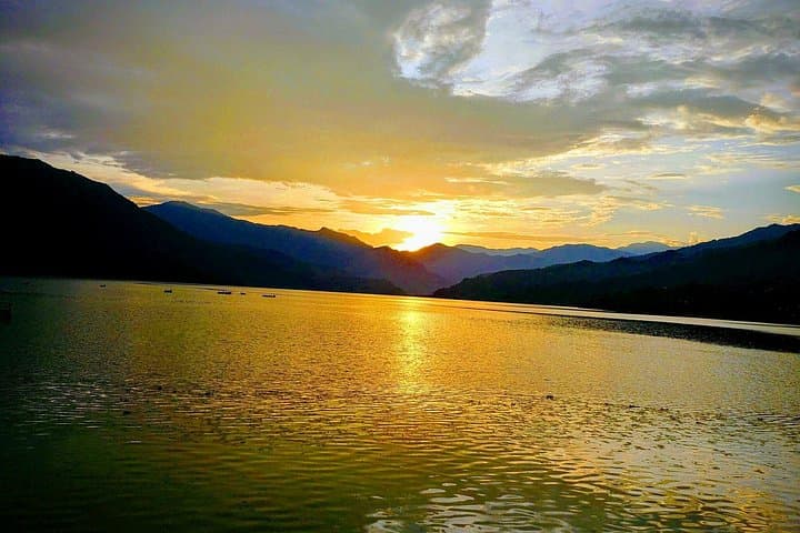 Luxury Nepal Escape: 6-Day Kathmandu, Nagarkot & Pokhara Tour photo 3
