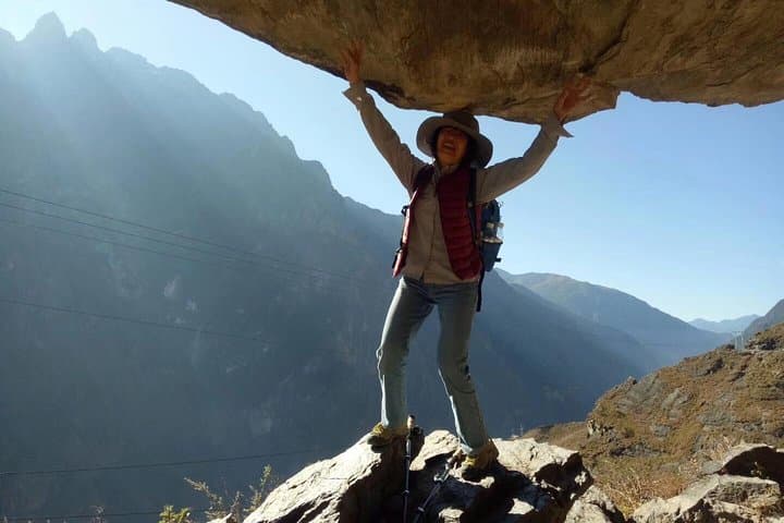 2-Day Tiger Leaping Gorge Hiking Tour from Lijiang — Hike the 28 Turns & Middle Rapids photo 3
