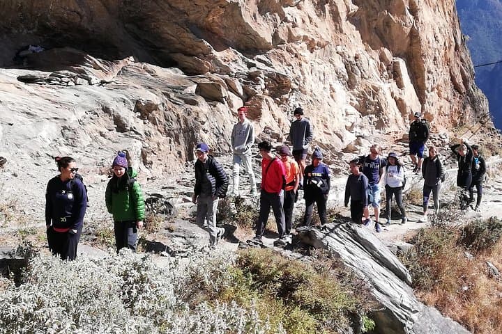 2-Day Tiger Leaping Gorge Hiking Tour from Lijiang — Hike the 28 Turns & Middle Rapids photo 5