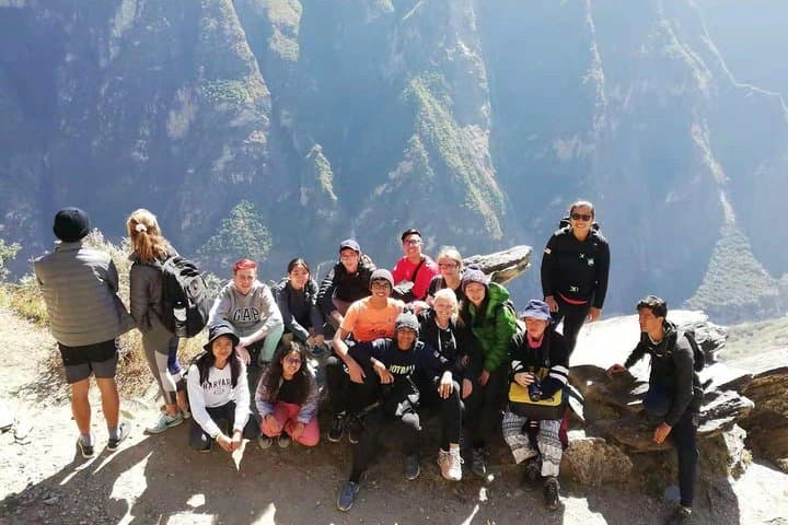 2-Day Tiger Leaping Gorge Hiking Tour from Lijiang — Hike the 28 Turns & Middle Rapids photo 6