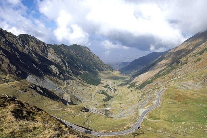 Transfagarasan Road and Carta Abbey: Private Day Trip from Sibiu