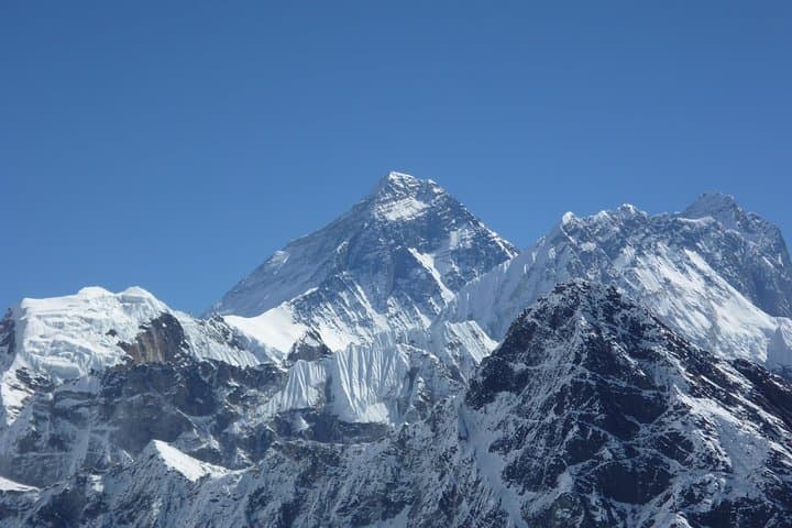 Everest Base Camp Trek 16 Days: Kathmandu to Kala Pattar Adventure