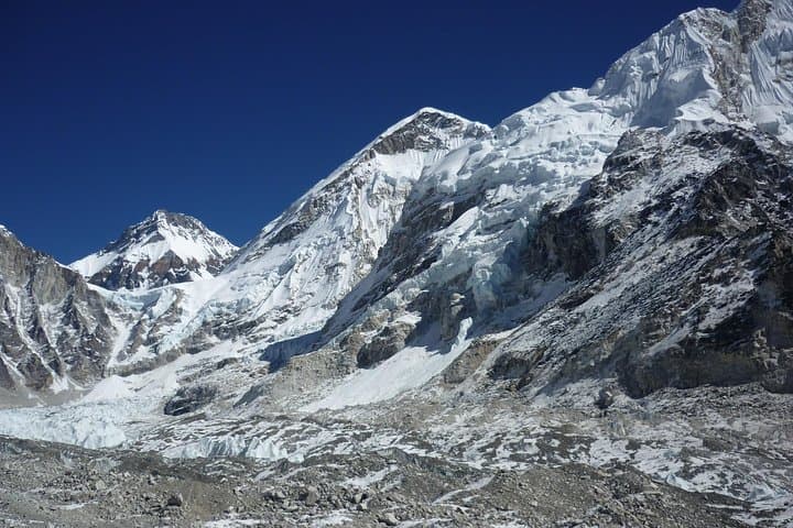 Everest Base Camp Trek 16 Days: Kathmandu to Kala Pattar Adventure photo 3