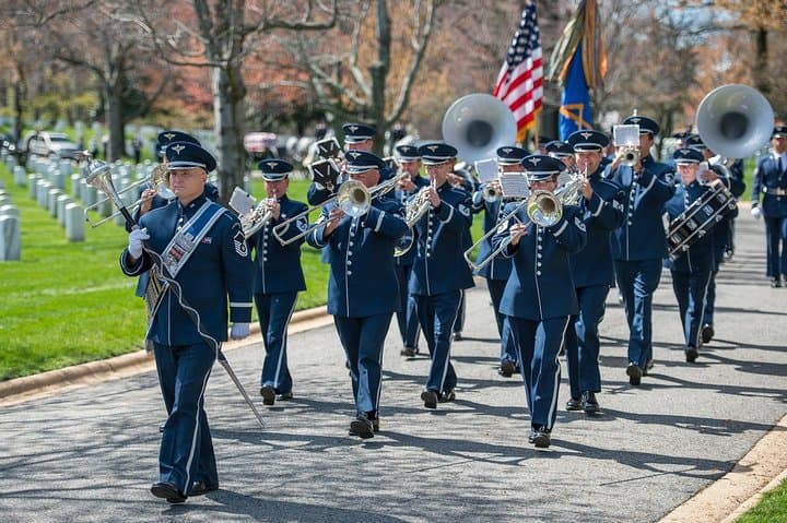 Arlington Cemetery Private Tour with a Veteran Guide: Changing of the Guard & Kennedy Graves photo 4