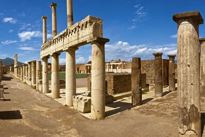Pompeii, Sorrento & Positano Day Tour from Naples — Tips, Timing & What to Expect