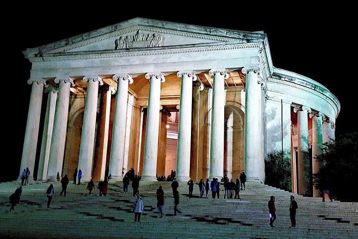Washington DC After Dark: Private Night-Time Monuments Tour photo 6