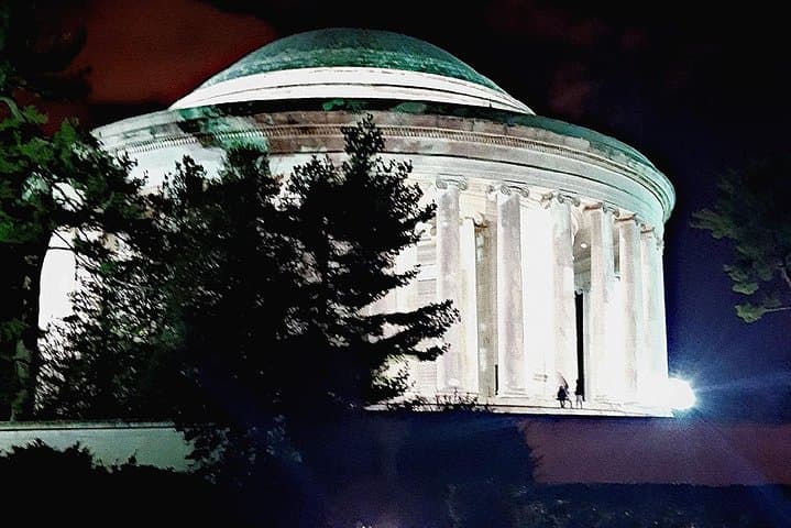 Washington DC After Dark: Private Night-Time Monuments Tour photo 4