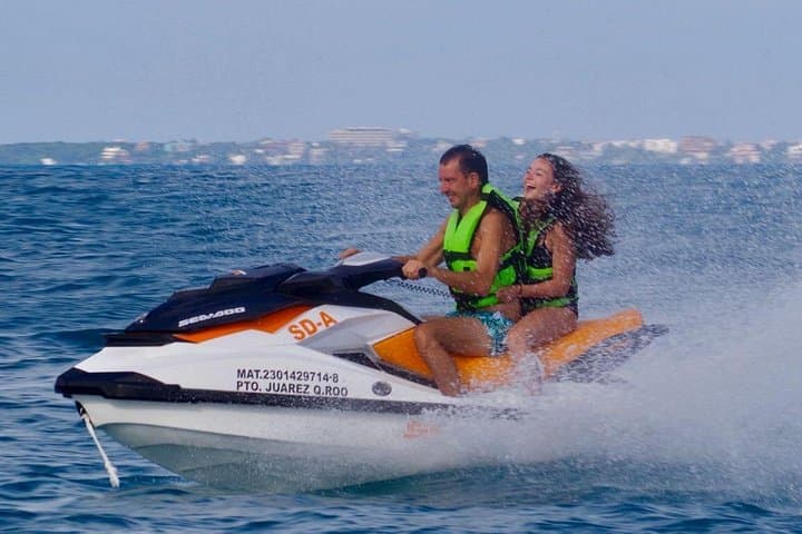 30-Minute Waverunner Rental in Cancun — Jet Ski Adventure in the Hotel Zone photo 3