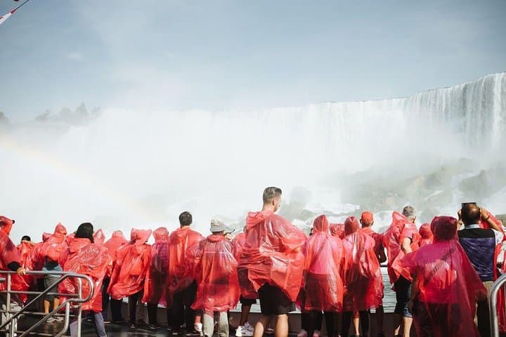 Niagara Falls Day Trip from Toronto with Skip-the-Line Boat Cruise
