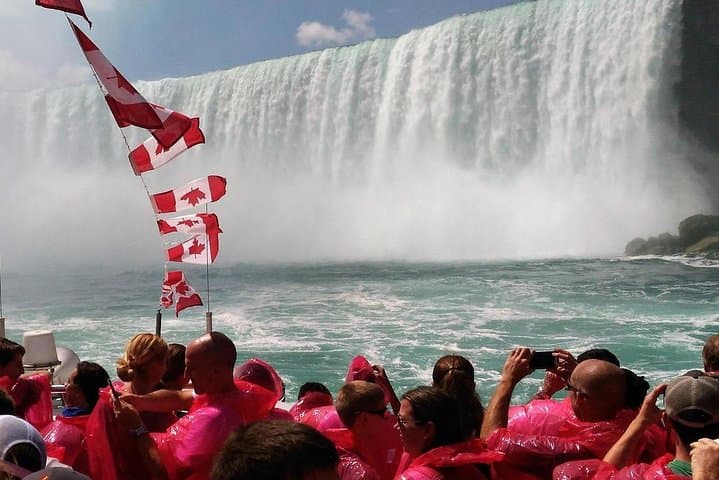 Niagara Falls Day Trip from Toronto with Skip-the-Line Boat Cruise photo 2