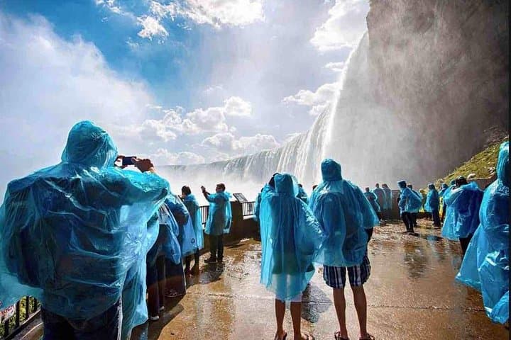 Niagara Falls Day Trip from Toronto with Skip-the-Line Boat Cruise photo 4