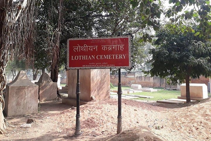 War History Walking Tour of Old Delhi: Kashmere Gate to Lothian Cemetery photo 2