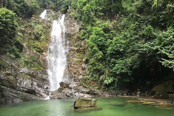 Mt Dinghu and Seven Star Crags Day Trip from Guangzhou: Hike Dinghu & Explore Karst Lakes photo 3