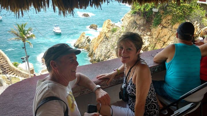 Acapulco High Cliff Divers Show and La Quebrada Flea Market Tour photo 4