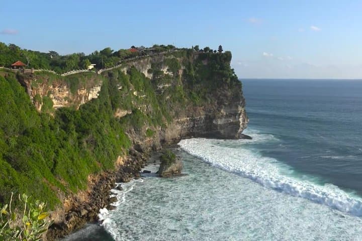 Full-Day Southern Bali Parasailing & Beach Circuit: Tanjung Benoa to Uluwatu photo 3