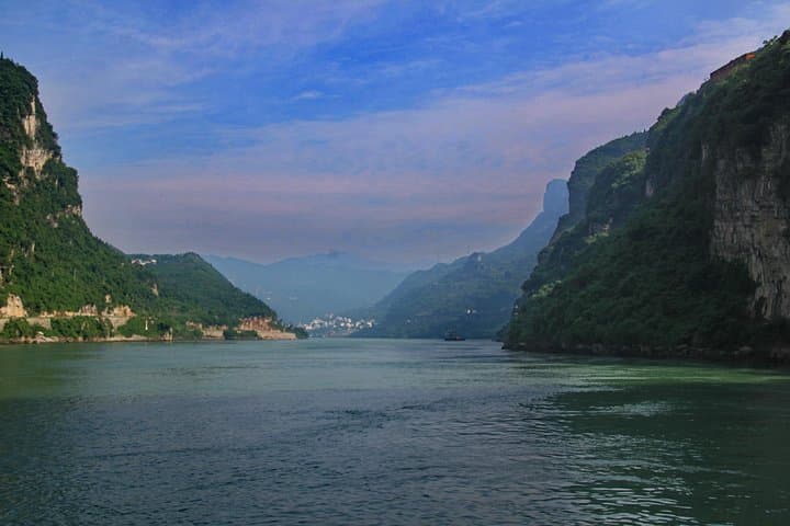 Yangtze River Cruise: 5-Day Upstream Journey from Yichang to Chongqing photo 3